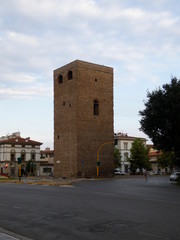 Torre della Zecca en las murallas de la ciudad de Florencia,cierra la ciudad desde el río Arno...