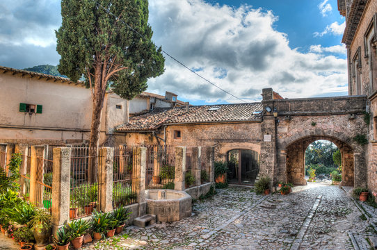 Valldemosa - Plaza de Ruben Dario -  Palma de Mallorca.
