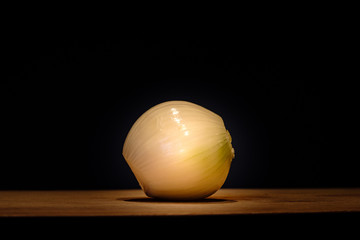 Single pealed onion