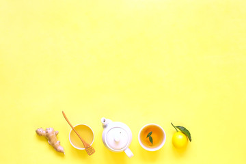 Hot drink for colds and flu. Tea with lemon, honey and ginger.