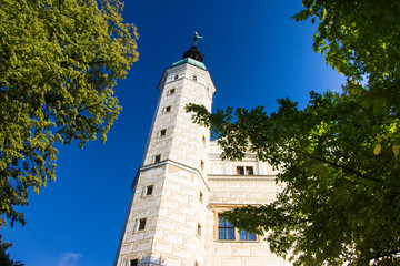 Obraz premium Elegant tower of rennaisance Chateau in Litomyšl as seen from its garden
