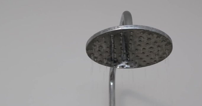 Verkalkter Duschkopf 4k DCI 50p