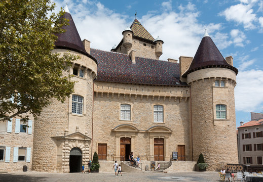 Ch&acirc;teau d'Aubenas