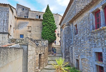 Fototapeta na wymiar Les Baux-de-Provence – südfranzösischer Ort in der Region Provence-Alpes-Côte d’Azur - High Dynamic Range Image 