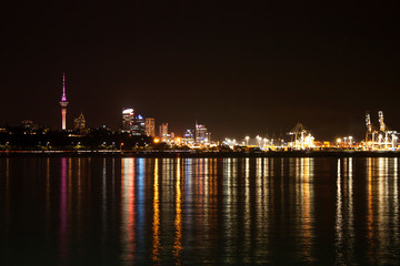 Fototapeta na wymiar Auckland port at night, New Zealand
