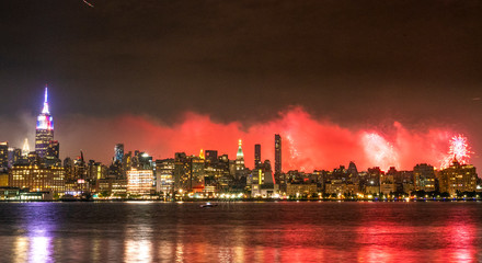 Fototapeta na wymiar NYC Fireworks XXIII