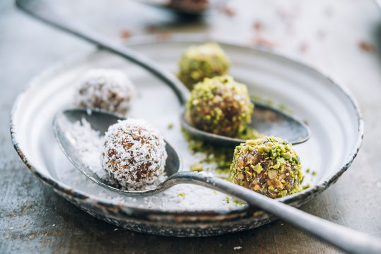 Food: Raw peanut butter oats linseed chia seed energy balls with
