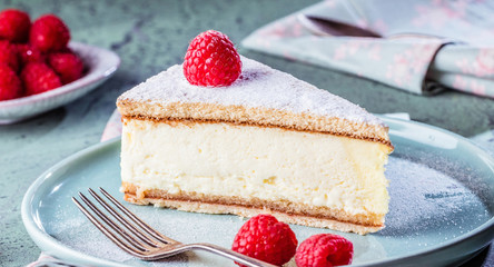 cake with fresh berries