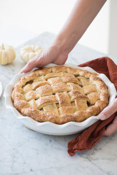Caramel apple pie 