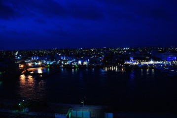 Luces de eterna primavera.