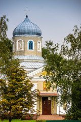 Fototapeta na wymiar old Ukrainian Orthodox church