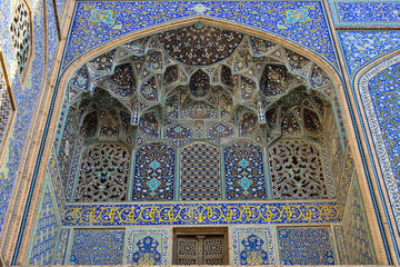 Detail on the Sheikh Lotfollah Mosque the one of the architectural masterpieces of Iranian, lokated on the eastern side of Naghsh-e Jahan Square