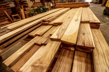 Madera cortada en tablones