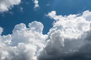 Closeup cumulus cloud with blue sky, Convectional and veretical clouds © peangdao