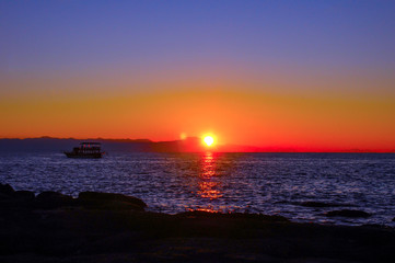 Obraz premium Sunrise over the Mediterranean Sea near Side