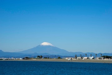 秋の海と富士山