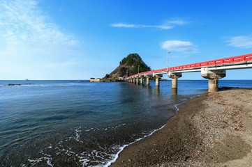 【山形県鶴岡市】由良海岸は出羽三山の開祖の上陸を八人の乙女が出迎えたと伝えられたとされる伝説の地