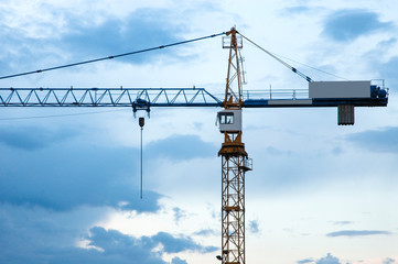 crane on the consturction work