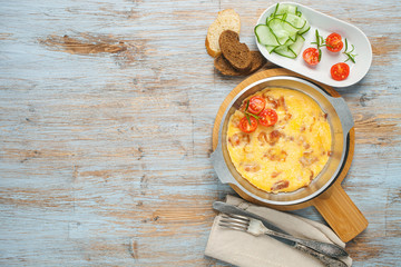 Omelet with bacon