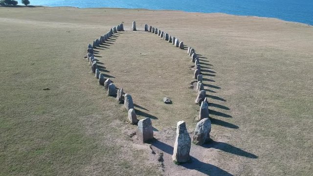 Steinformation Ales Stenar in S&uuml;dschweden an der Ostseek&uuml;ste