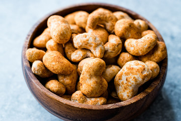 Spicy Cashew with Sauce of Taco Spice in Wooden Bowl.