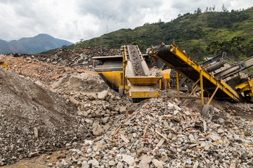 construction debris treatment and recycling plant
