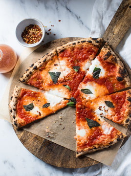 Pizza ona wood board