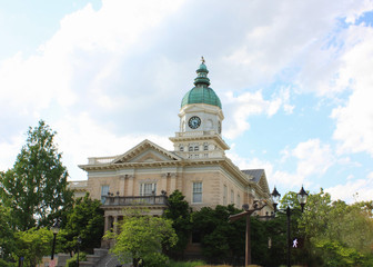 Fototapeta na wymiar View of the City Hall building at Athens, GA.