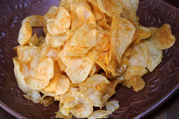 plate of potato chips