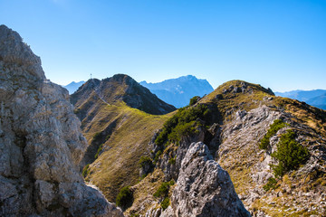 Fototapeta na wymiar Blick auf Kramerspitze und Zugspitze