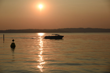 barca tramonto 