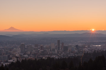 Fototapeta premium Sunrise over Portland Oregon 