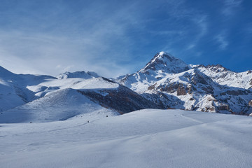 Fototapeta na wymiar Climb to Mount Kazbek