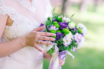 Obraz na płótnie Canvas Bride with wedding bouquet.