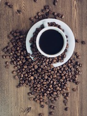 커피와 로스팅한 커피콩 