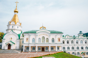 Fototapeta na wymiar Transfiguration Cathedral historical architecture in Khabarovsk, Russia
