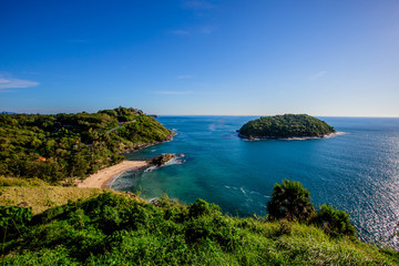 Promthep Cape, Phuket is one of the most beautiful scenic spots in Phuket, with a wide range of tourists, scenic mountains, sea and blue sky.
