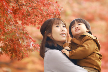 笑顔の親子