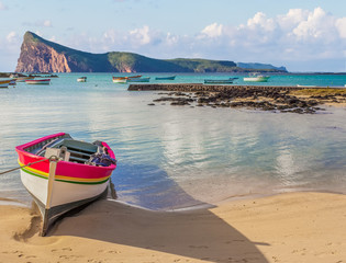 Barque sur plage de Cap Malheureux, Coin de Mire, Maurice  © Unclesam