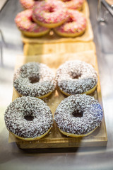 donuts with powdered sugar