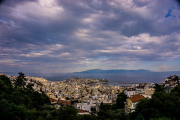 Obraz premium Kavala town panorama with cloudy sky