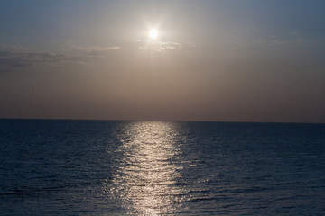 Fototapeta na wymiar sole sul mare