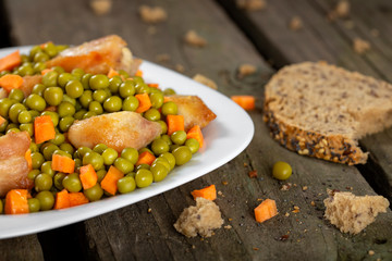 Stew made from peas and fried chicken meat © Sebastian Studio