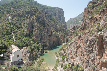 Fototapeta na wymiar view of the river between mountains