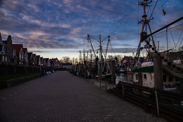 Obraz premium Neuharlingersiel Fischereihafen