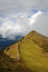 wolkenlandschaft über dem kleinwalsertal