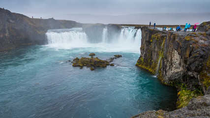 Touristen am Godafoss