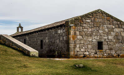 Fototapeta na wymiar edificio de fortaleza antigua, guerra.