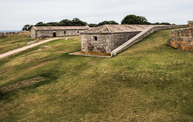 fortaleza antigua patio, piedras