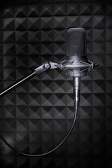 Microphone dans un studio d'enregistrement